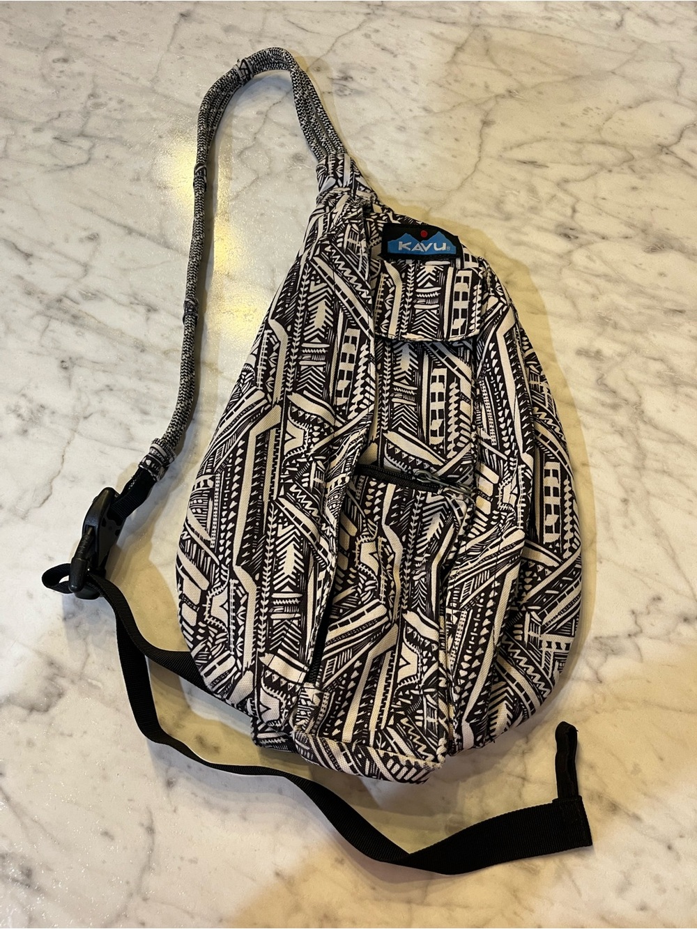 Kavu Black & White Patterned Sling Bag